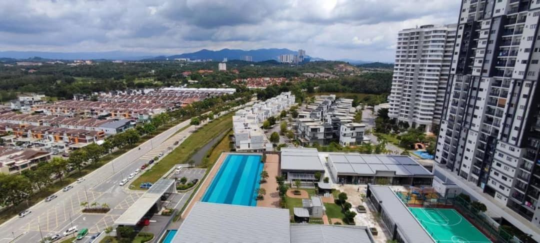 Rf Homestay Nilai Exterior foto
